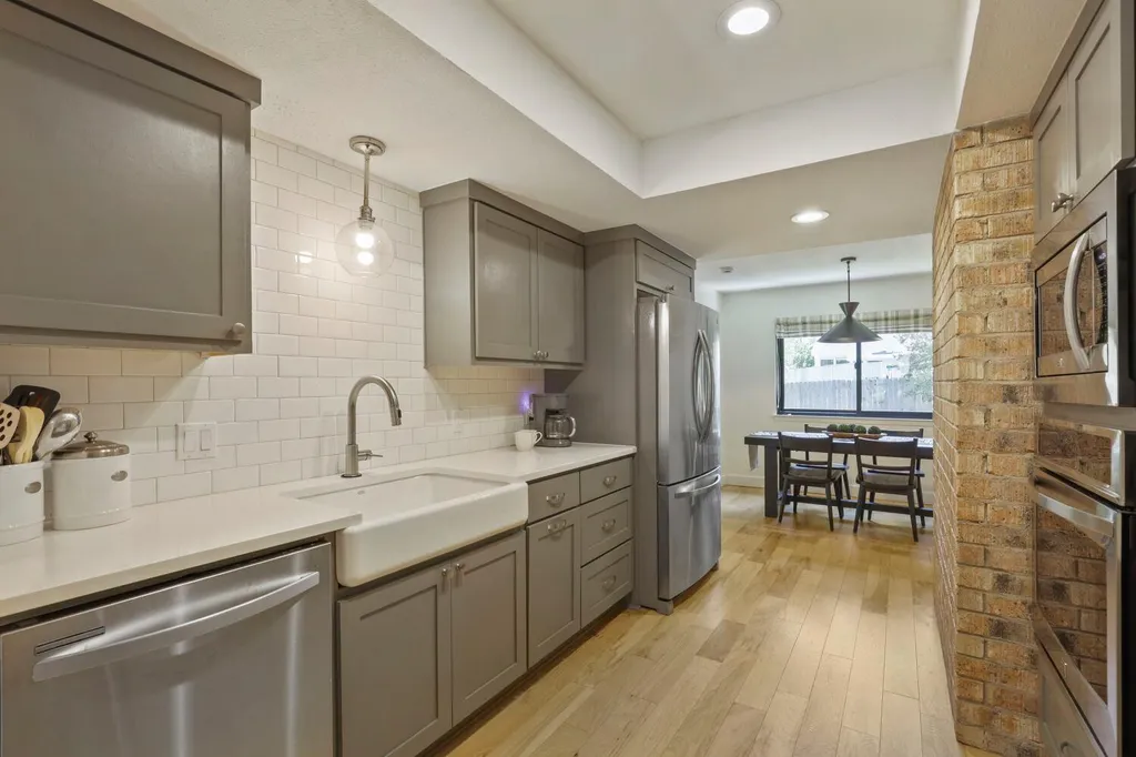 4103 Oak Creek Drive Austin TX 78727