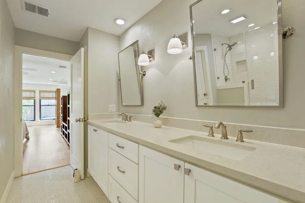 4103 Oak Creek Drive Austin TX 78727