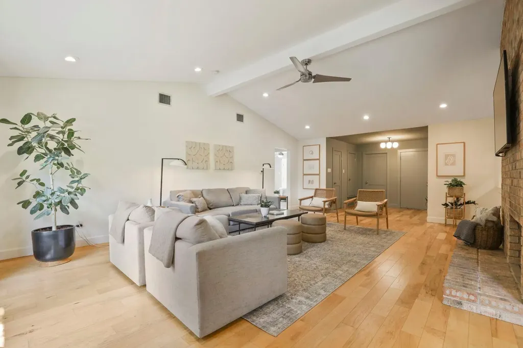 4103 Oak Creek Drive Austin TX 78727