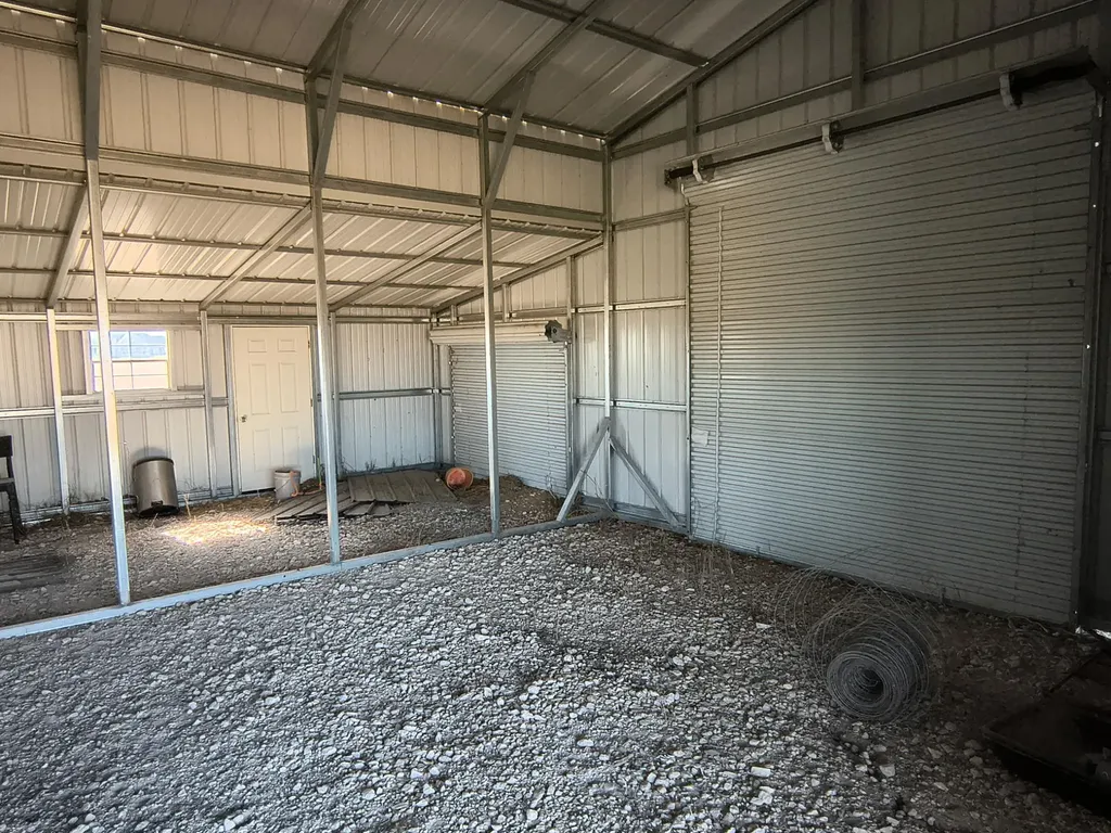 668 County Road 451 Taylor TX 76574