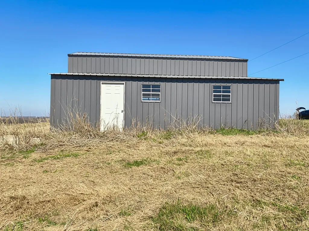 668 County Road 451 Taylor TX 76574