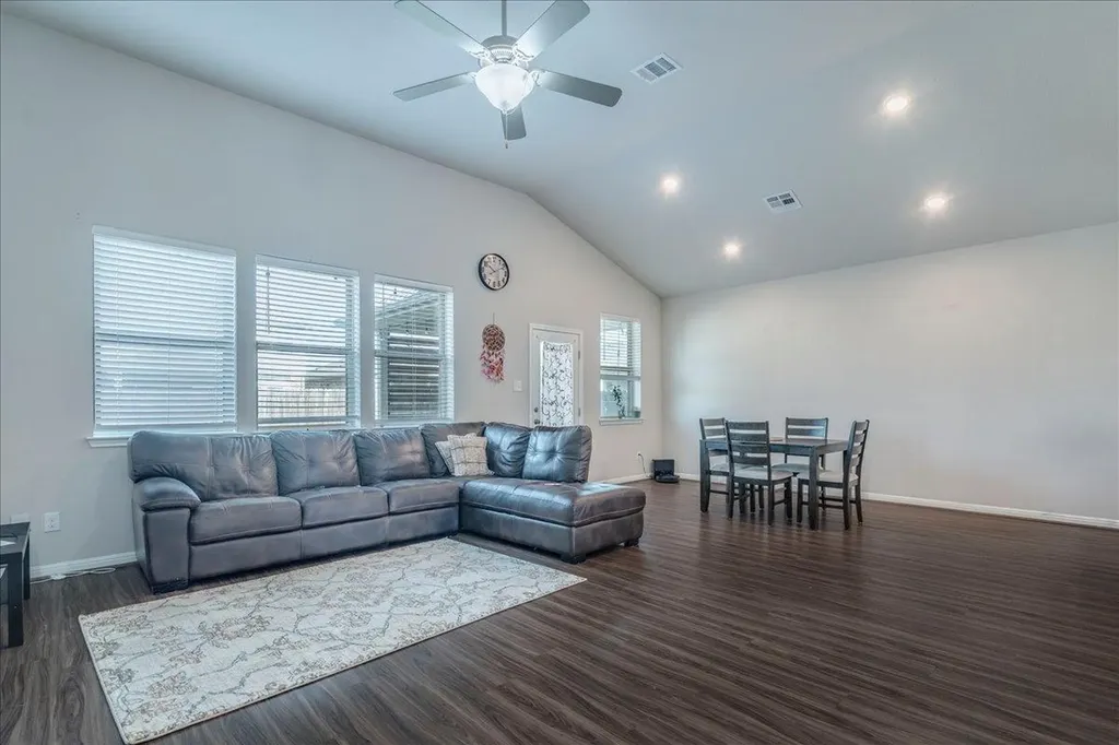 17206 Antioch Avenue Pflugerville TX 78660