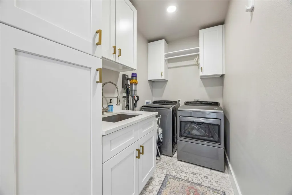 360 Nueces Street Austin TX 78701