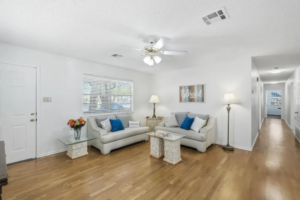 403 W Anderson Avenue Round Rock TX 78664