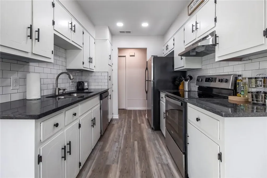 407 Buckboard Boulevard Round Rock TX 78681