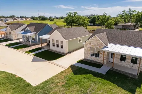 802 S Creek Street Fredericksburg TX 78624