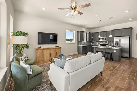 802 S Creek Street Fredericksburg TX 78624