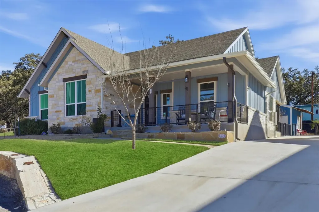 127 Hidden Oaks Drive Kingsland TX 78639