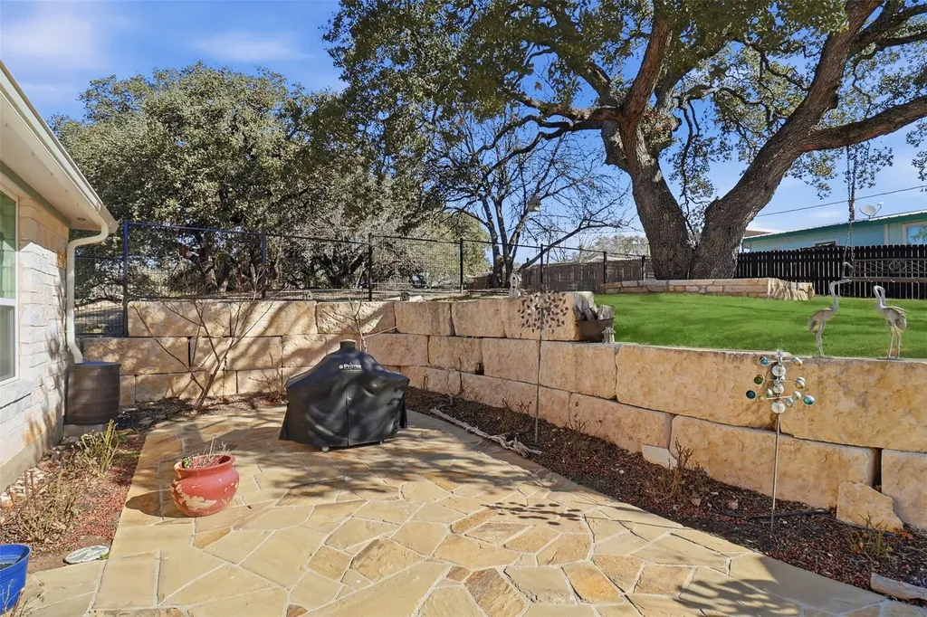 127 Hidden Oaks Drive Kingsland TX 78639