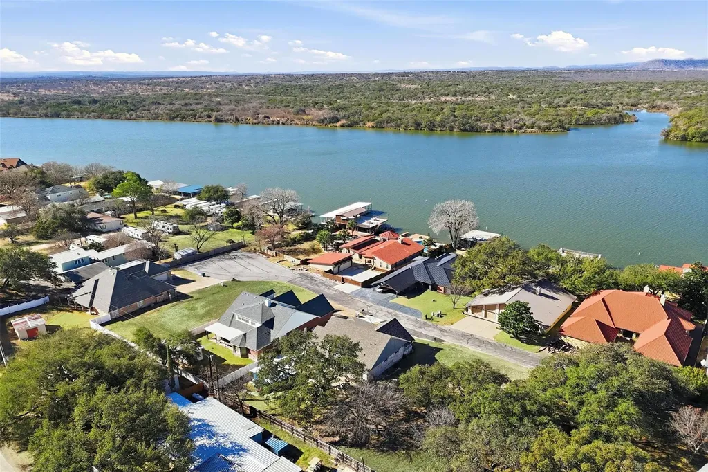 127 Hidden Oaks Drive Kingsland TX 78639