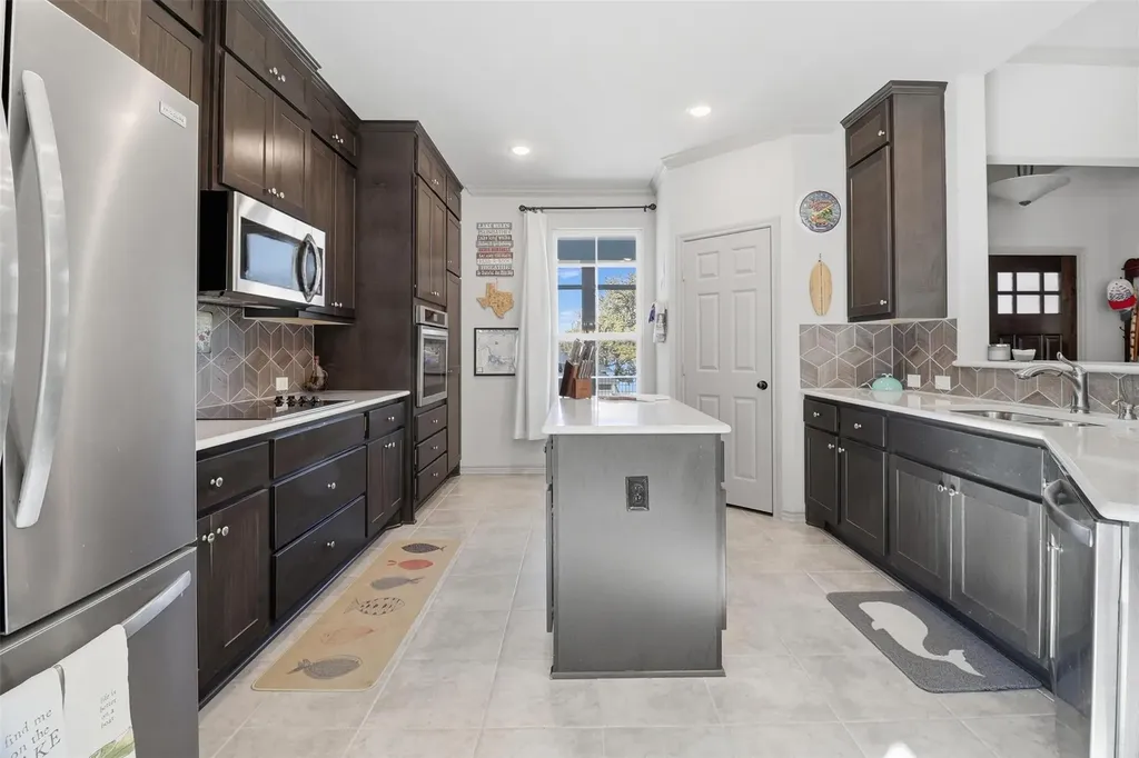 127 Hidden Oaks Drive Kingsland TX 78639