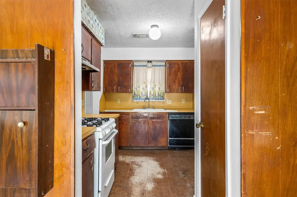 1100 S Trace Drive Austin TX 78745