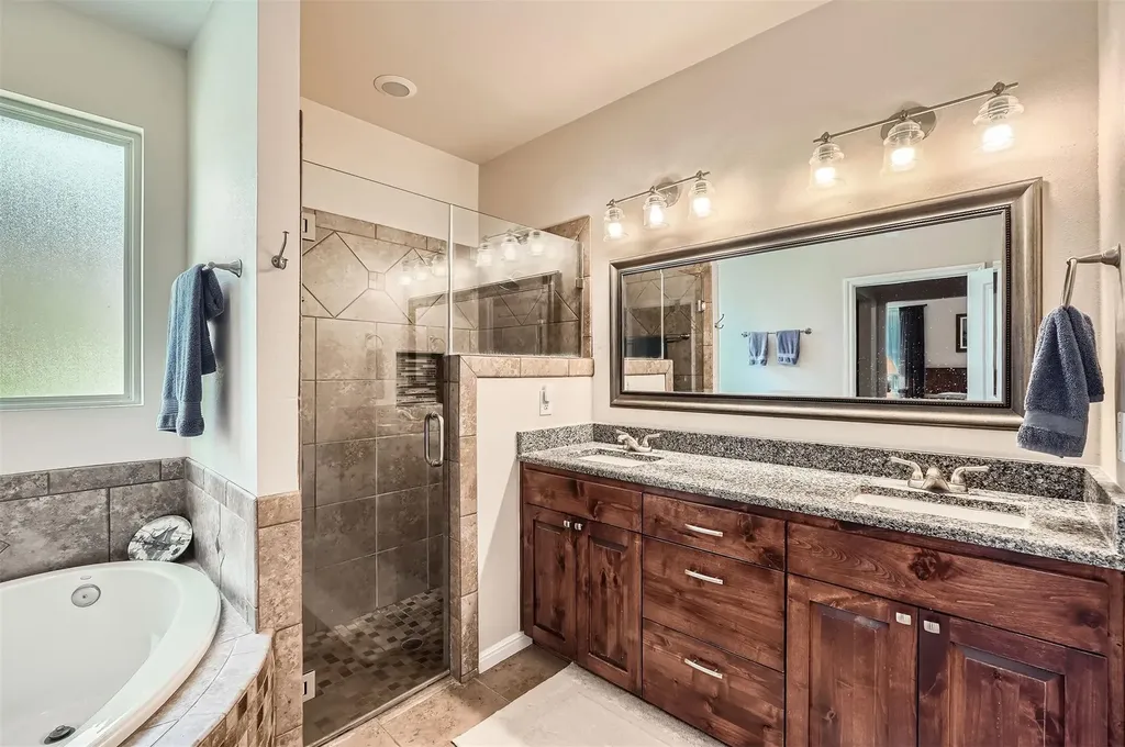 5501 Hitching Post Lago Vista TX 78645
