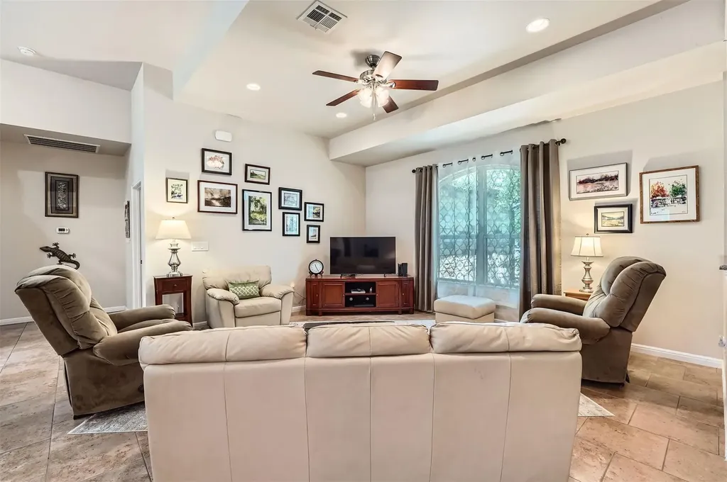 5501 Hitching Post Lago Vista TX 78645
