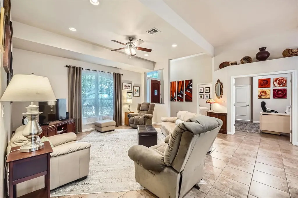 5501 Hitching Post Lago Vista TX 78645
