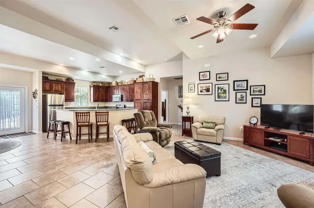 5501 Hitching Post Lago Vista TX 78645