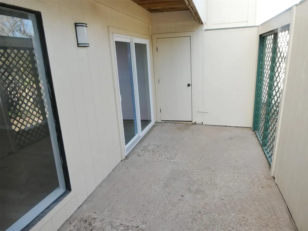 6718 Silvermine Drive Austin TX 78736