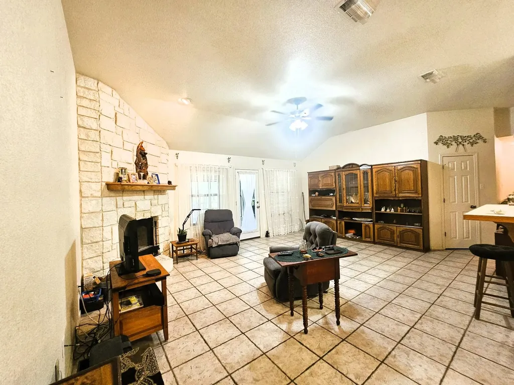 245 County Road 3371 Kempner TX 76539