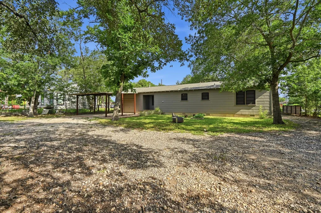 820 Bois D'arc Street Lockhart TX 78644