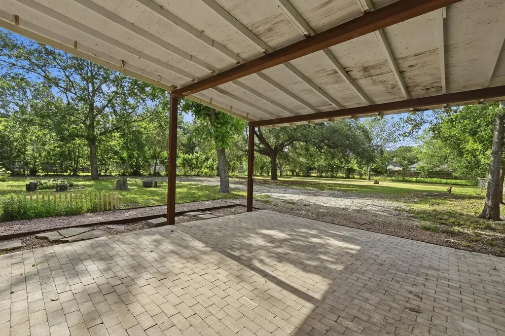 820 Bois D'arc Street Lockhart TX 78644