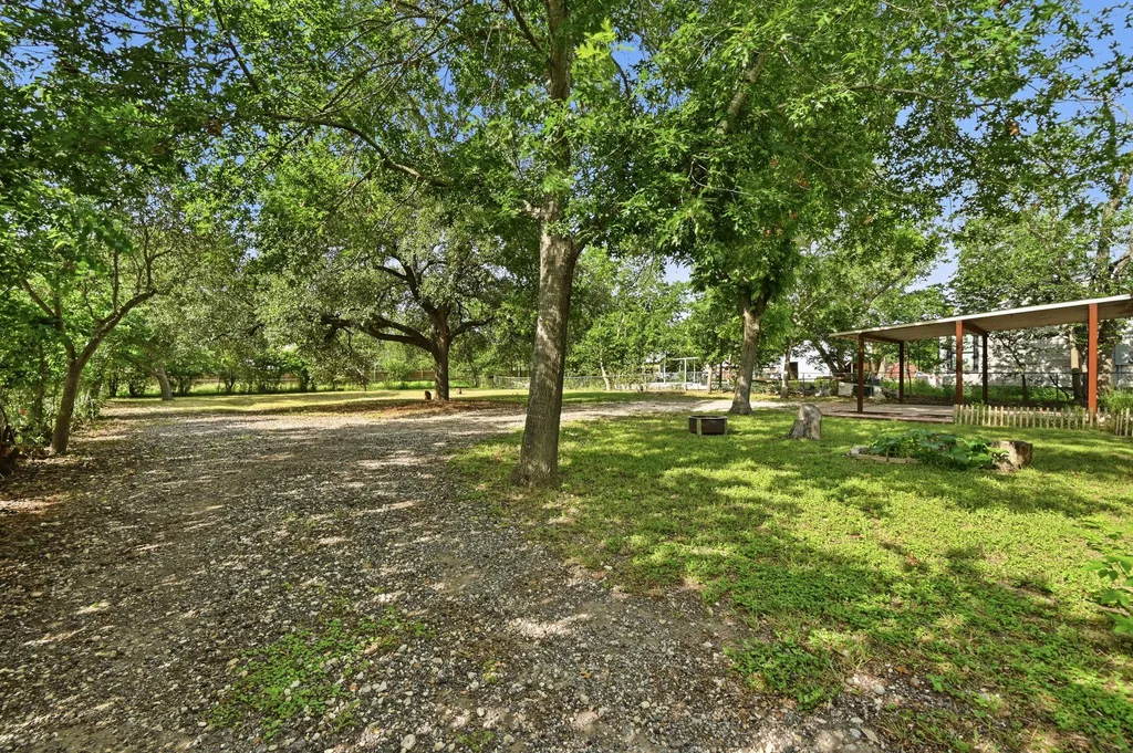 820 Bois D'arc Street Lockhart TX 78644