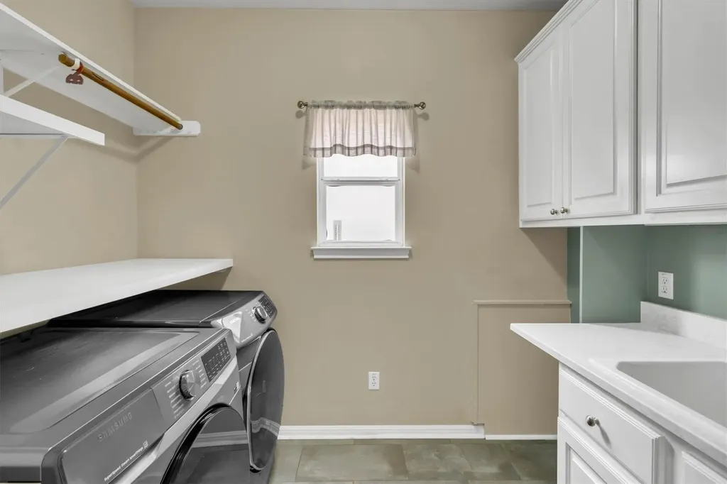 5721 Medicine Creek Drive Austin TX 78735