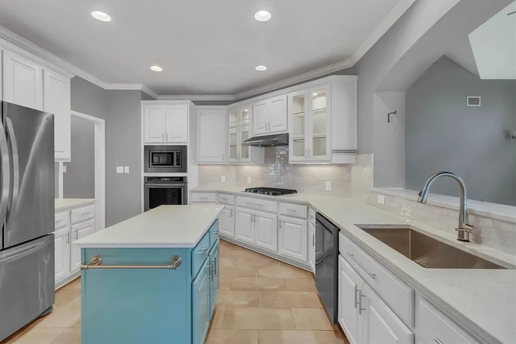 5721 Medicine Creek Drive Austin TX 78735