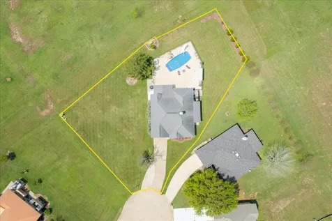 125 Fairway Court Bastrop TX 78602