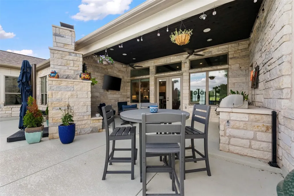 233 Trick Pony Liberty Hill TX 78642