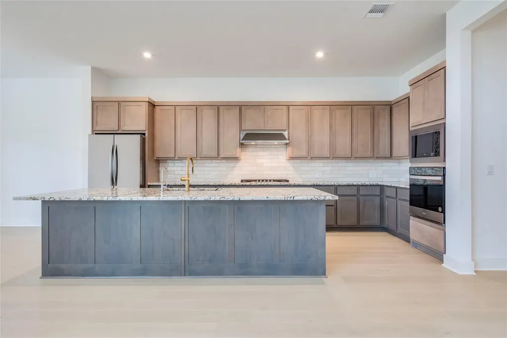 2217 Sondrio Bend Leander TX 78641