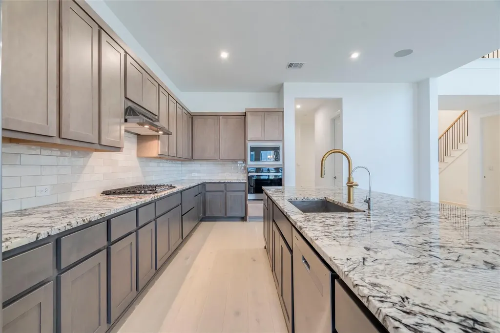 2217 Sondrio Bend Leander TX 78641