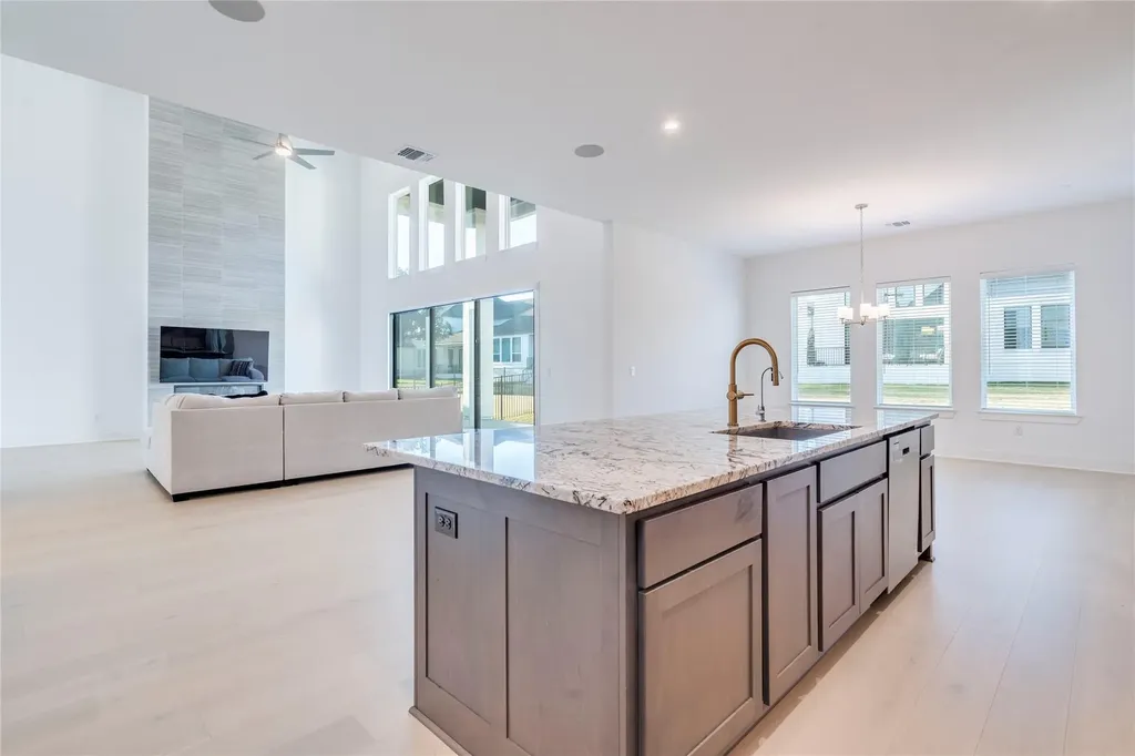 2217 Sondrio Bend Leander TX 78641