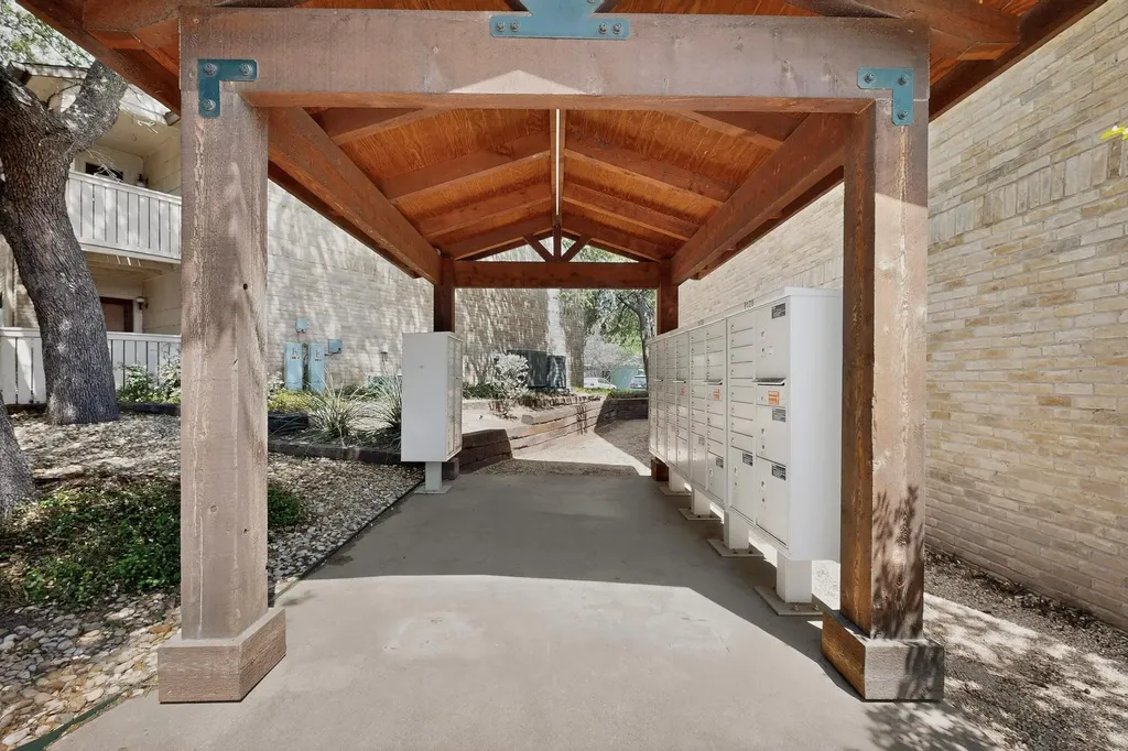8210 Bent Tree Road Austin TX 78759