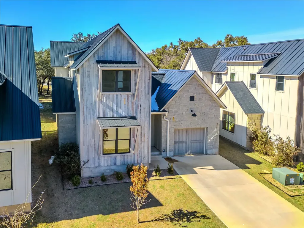 2400 Bruin Drive Spicewood TX 78669