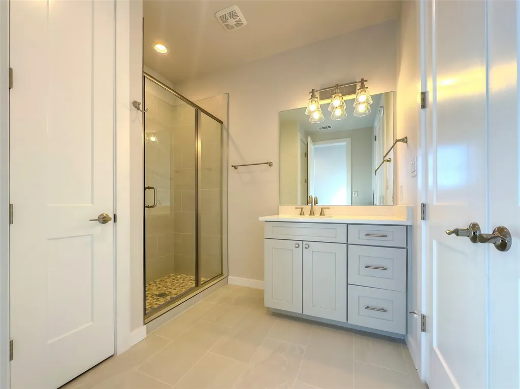 2400 Bruin Drive Spicewood TX 78669