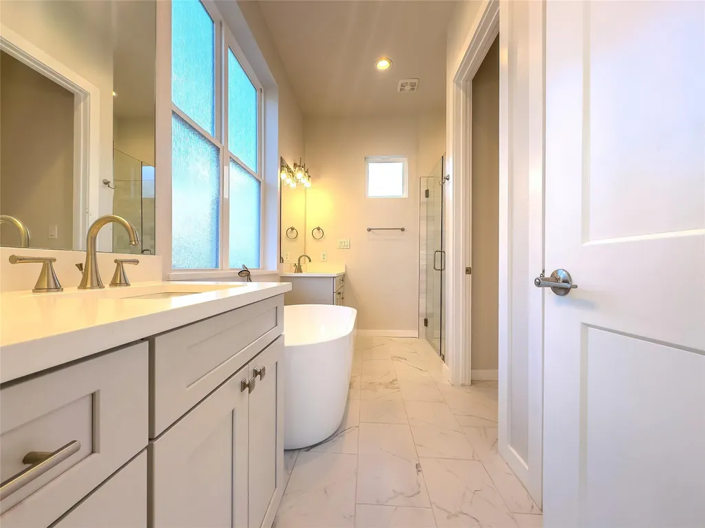 2400 Bruin Drive Spicewood TX 78669