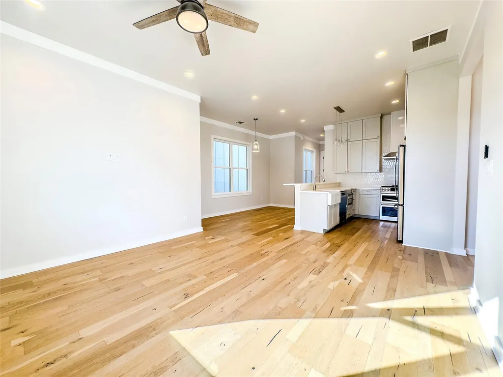2400 Bruin Drive Spicewood TX 78669