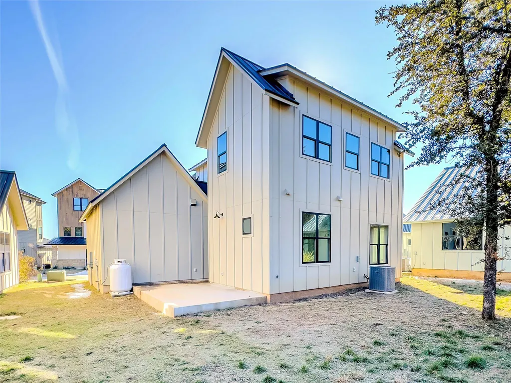 2400 Bruin Drive Spicewood TX 78669