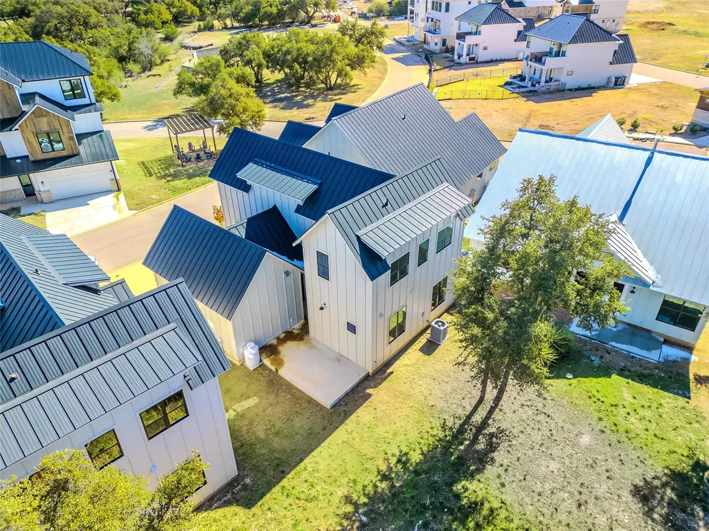 2400 Bruin Drive Spicewood TX 78669