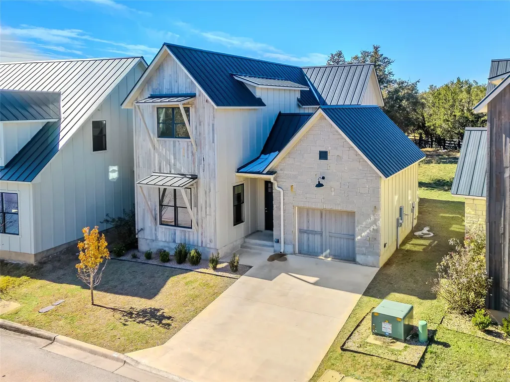 2400 Bruin Drive Spicewood TX 78669