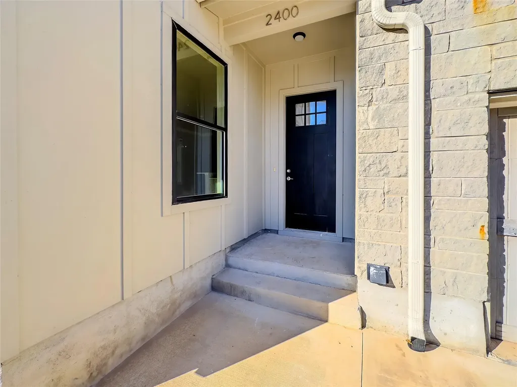 2400 Bruin Drive Spicewood TX 78669