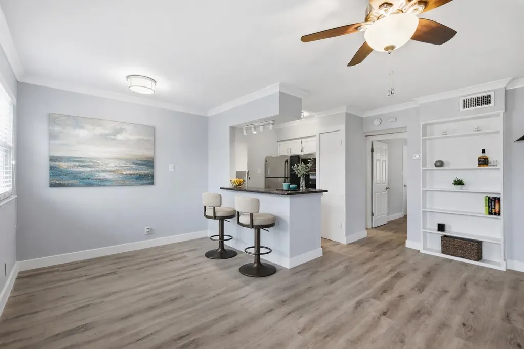 2401 Manor Road Austin TX 78722