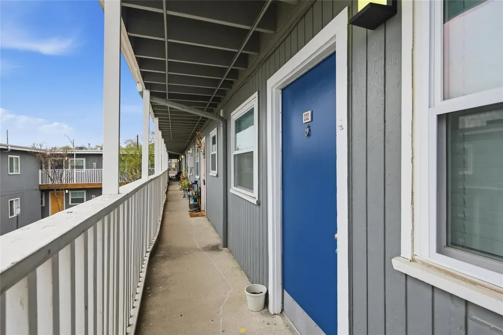 2401 Manor Road Austin TX 78722