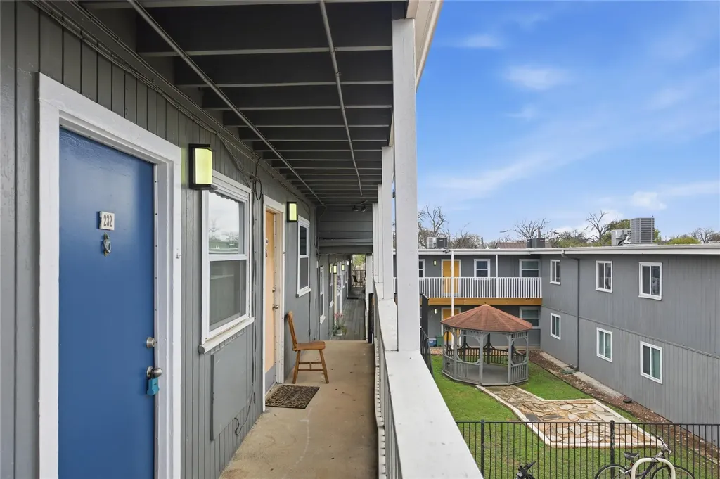 2401 Manor Road Austin TX 78722