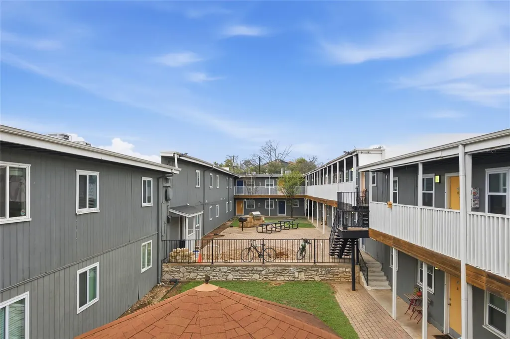 2401 Manor Road Austin TX 78722