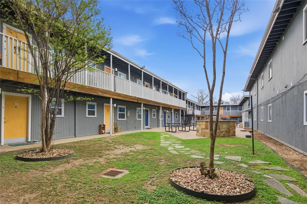 2401 Manor Road Austin TX 78722