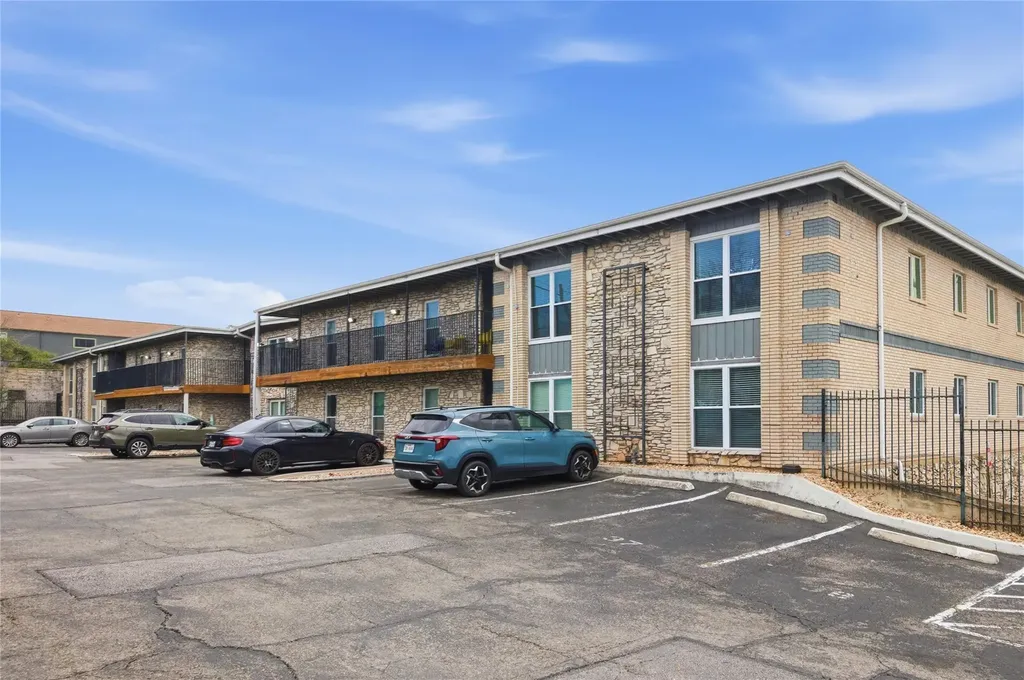 2401 Manor Road Austin TX 78722