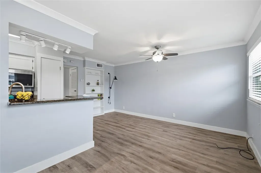 2401 Manor Road Austin TX 78722