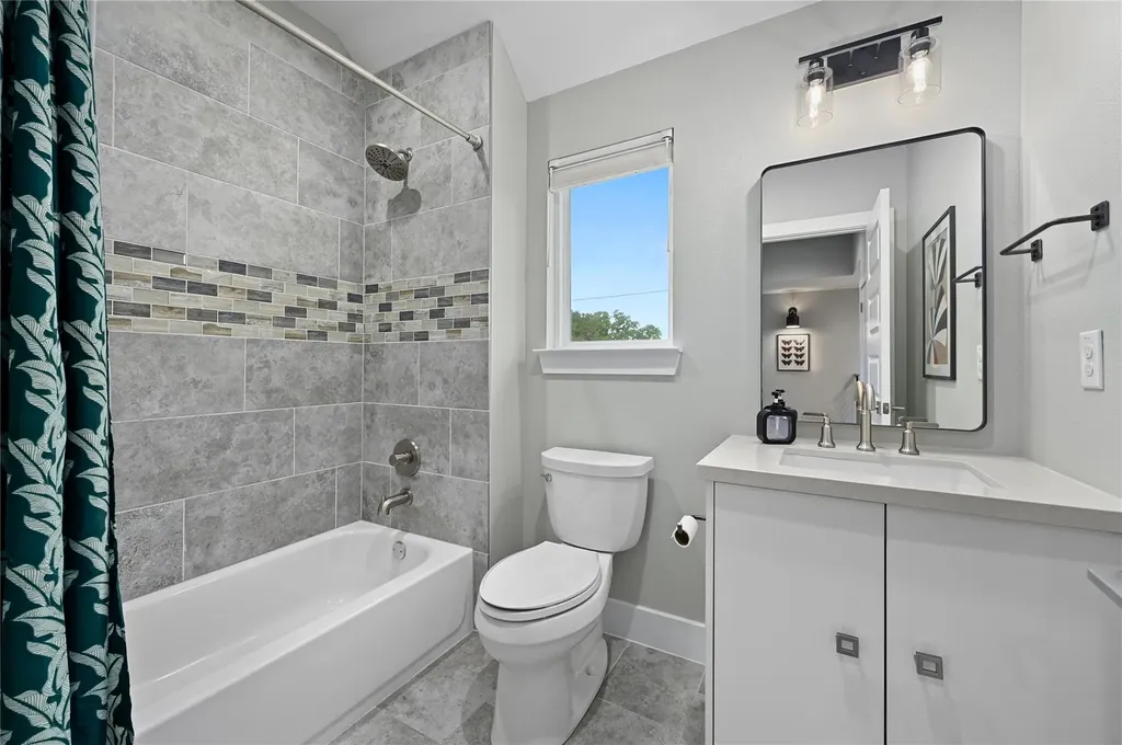 1310 Comal Street Austin TX 78702