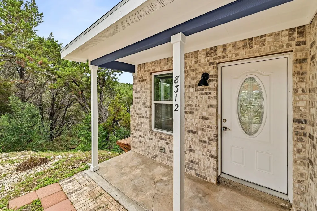 8312 S Timber Trail S Lago Vista TX 78645